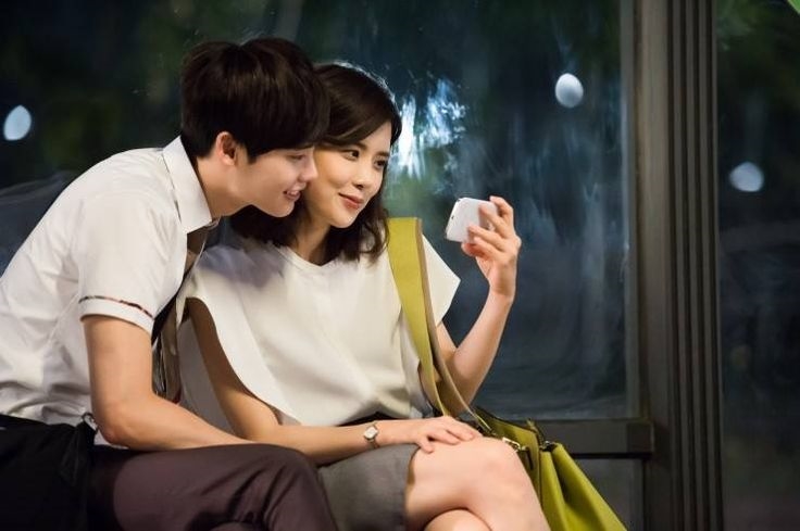 Phim mới lại làm 'phi công' Lee Jong Suk nhớ lại 'I Hear Your Voice'