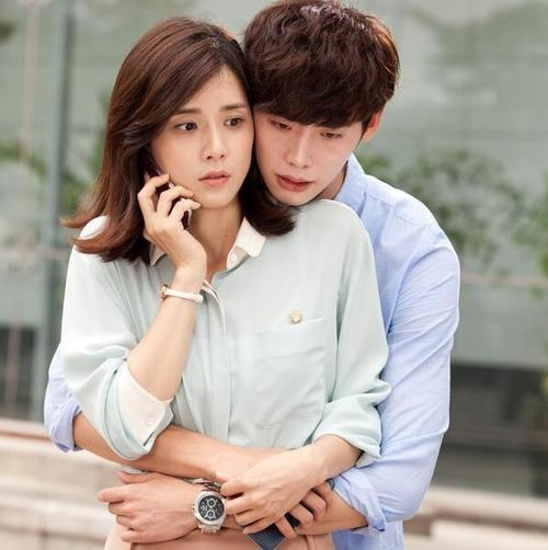 Phim mới lại làm 'phi công' Lee Jong Suk nhớ lại 'I Hear Your Voice'
