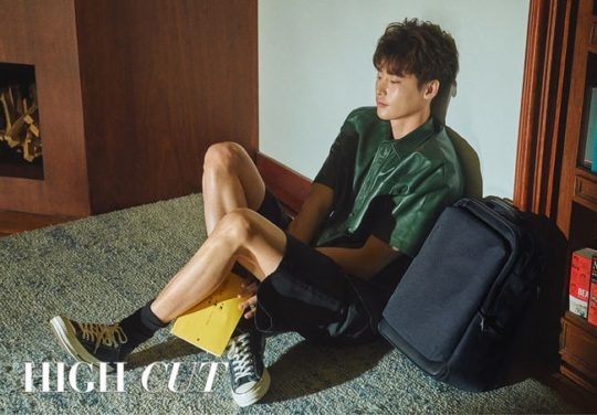 Phim mới lại làm 'phi công' Lee Jong Suk nhớ lại 'I Hear Your Voice'