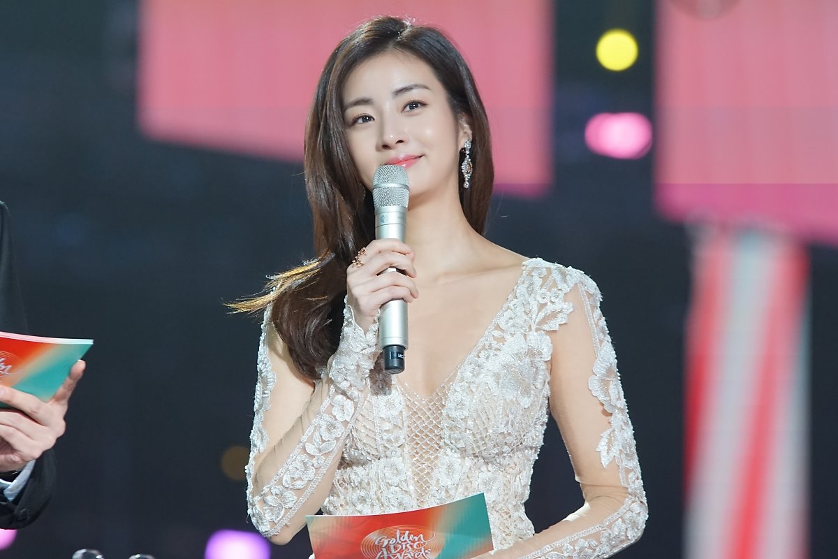 Kang So Ra hút hồn với bộ ảnh mới đầy khí chất và quyến rũ