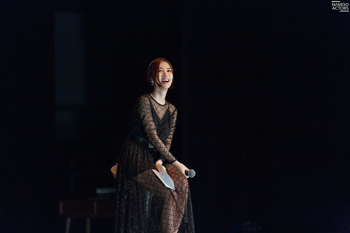 Park Min Young tung bộ ảnh hậu trường tour fanmeeting cực đẹp