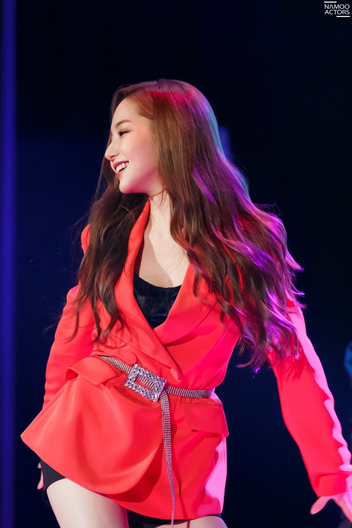 Park Min Young tung bộ ảnh hậu trường tour fanmeeting cực đẹp