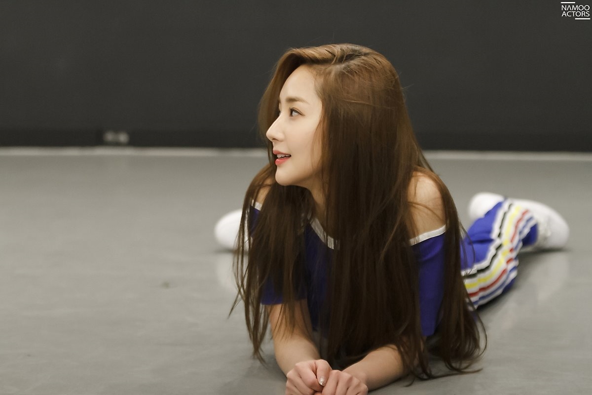 Park Min Young tung bộ ảnh hậu trường tour fanmeeting cực đẹp