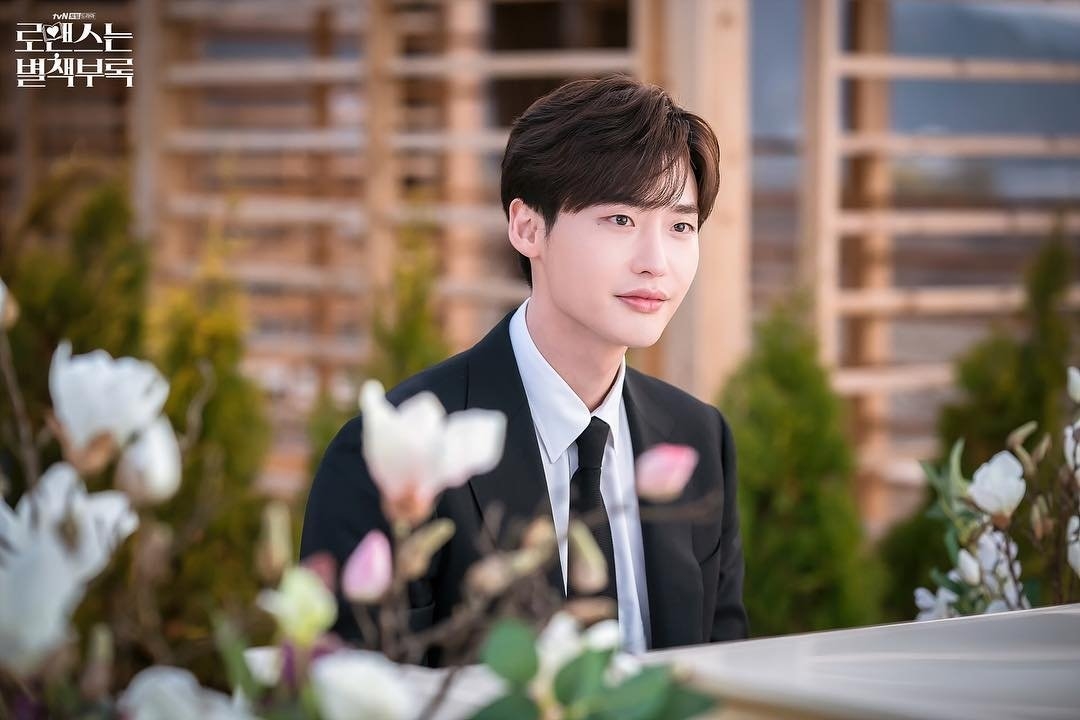 Lee Jong Suk khiến khán giả mê đắm ngay từ tập đầu tiên của phim mới