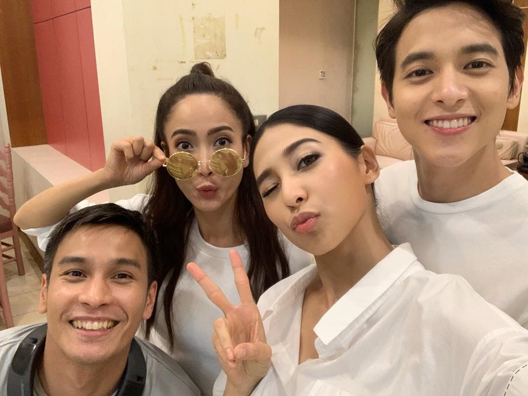 James Jirayu - Taew Natapohn đẹp đôi trong ngày khai máy phim mới