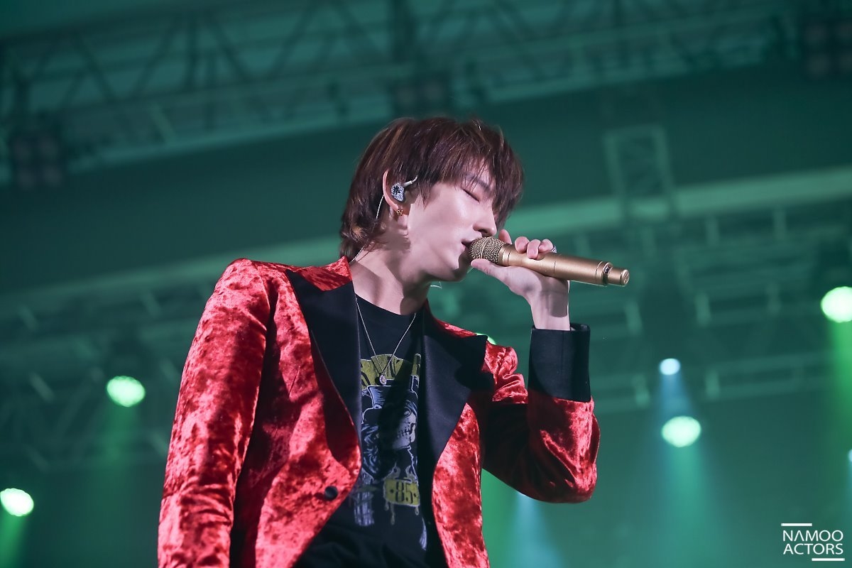 Loạt ảnh và clip Lee Jun Ki hát nhảy tuyệt đẹp trong tour fanmeeting