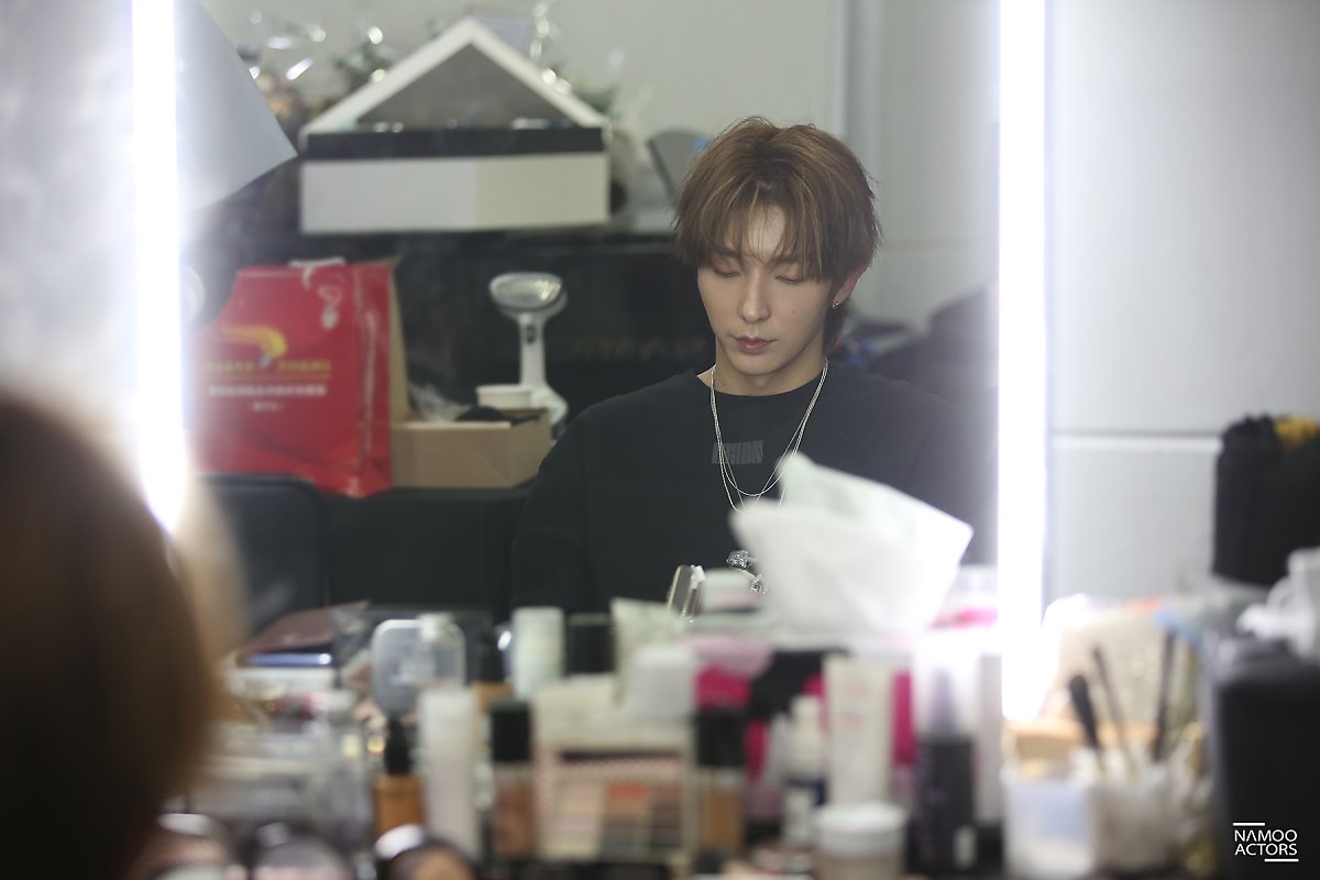 Loạt ảnh và clip Lee Jun Ki hát nhảy tuyệt đẹp trong tour fanmeeting