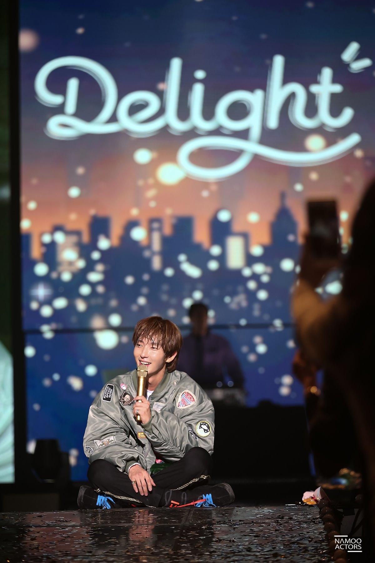 Loạt ảnh và clip Lee Jun Ki hát nhảy tuyệt đẹp trong tour fanmeeting