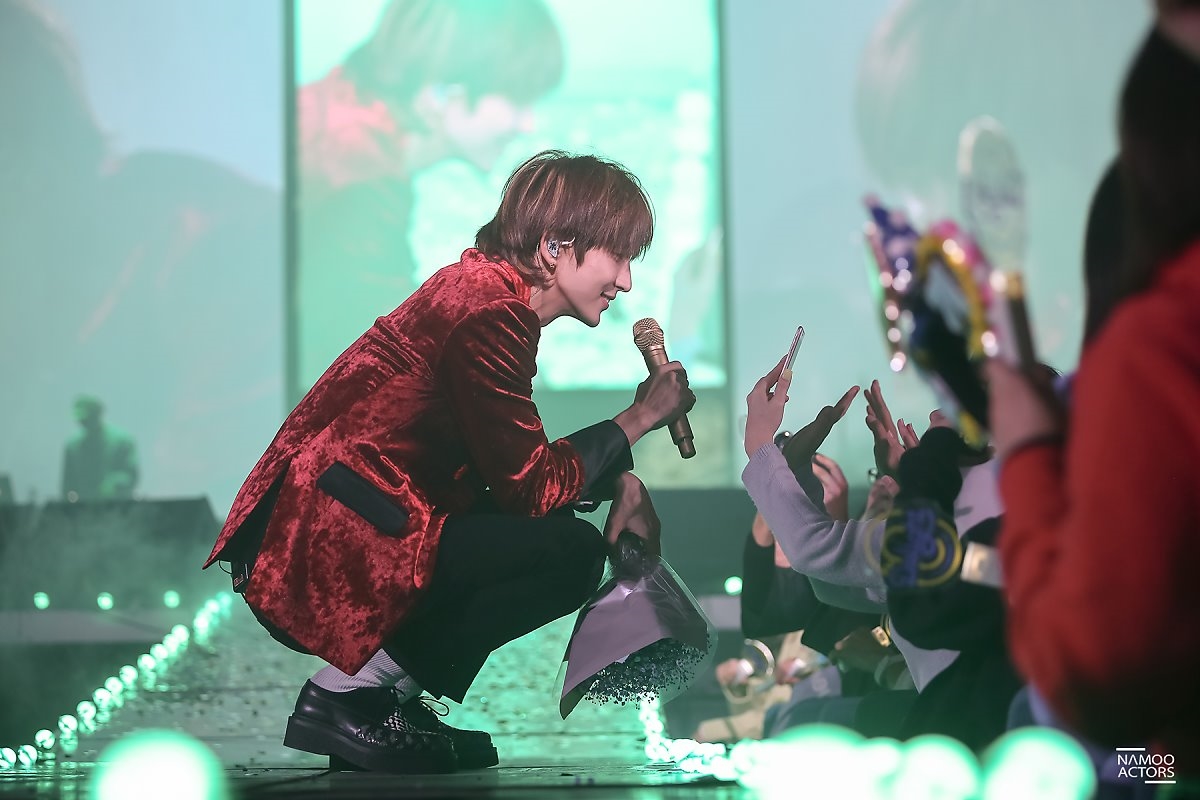 Loạt ảnh và clip Lee Jun Ki hát nhảy tuyệt đẹp trong tour fanmeeting