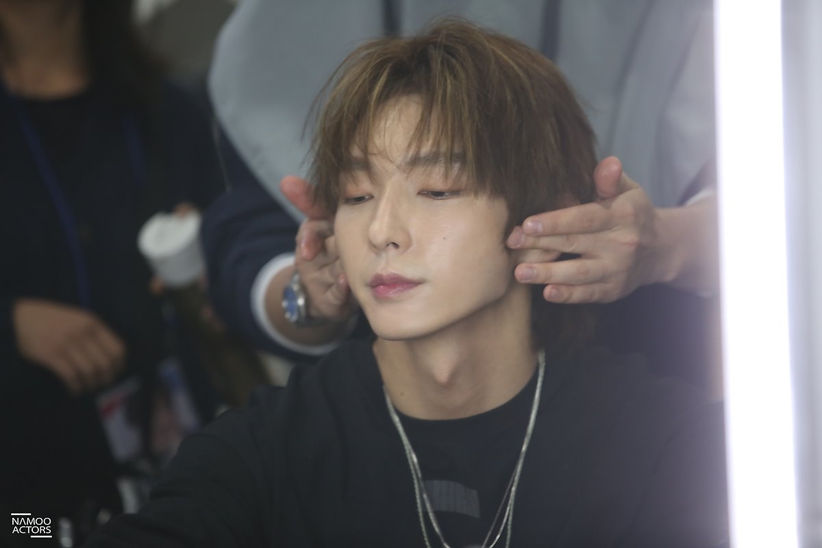 Loạt ảnh và clip Lee Jun Ki hát nhảy tuyệt đẹp trong tour fanmeeting