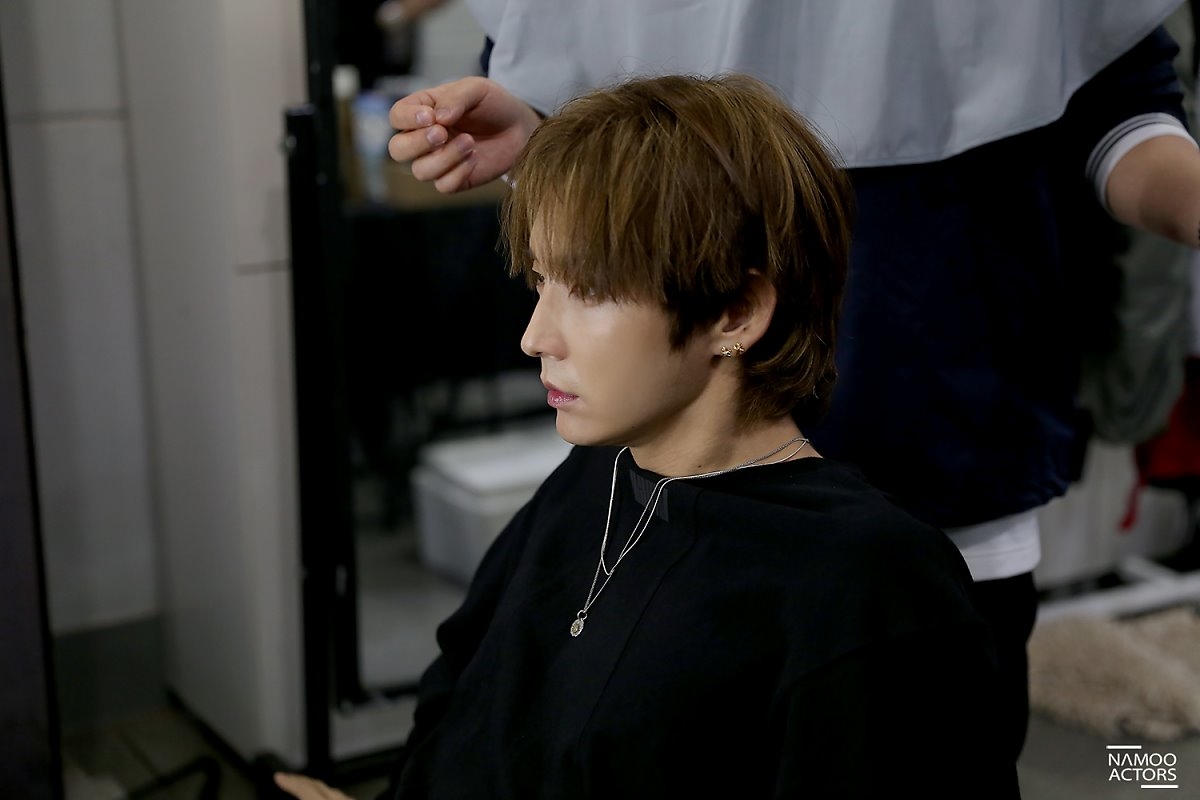 Loạt ảnh và clip Lee Jun Ki hát nhảy tuyệt đẹp trong tour fanmeeting