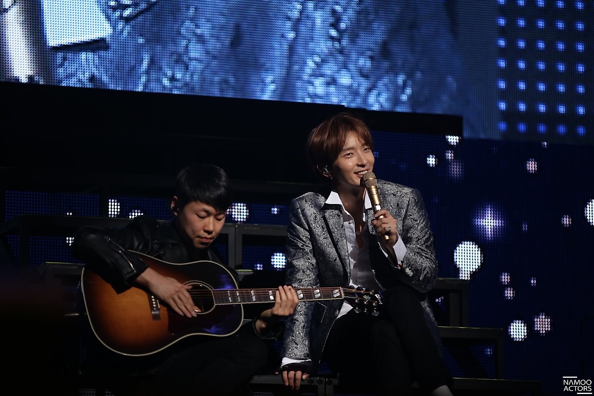 Loạt ảnh và clip Lee Jun Ki hát nhảy tuyệt đẹp trong tour fanmeeting