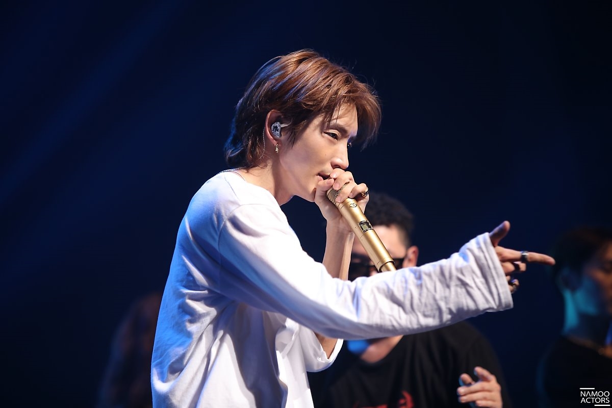 Loạt ảnh và clip Lee Jun Ki hát nhảy tuyệt đẹp trong tour fanmeeting