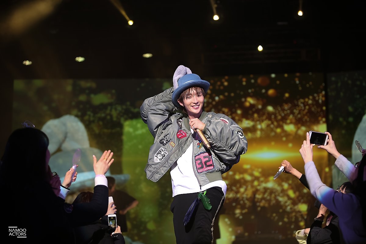 Loạt ảnh và clip Lee Jun Ki hát nhảy tuyệt đẹp trong tour fanmeeting
