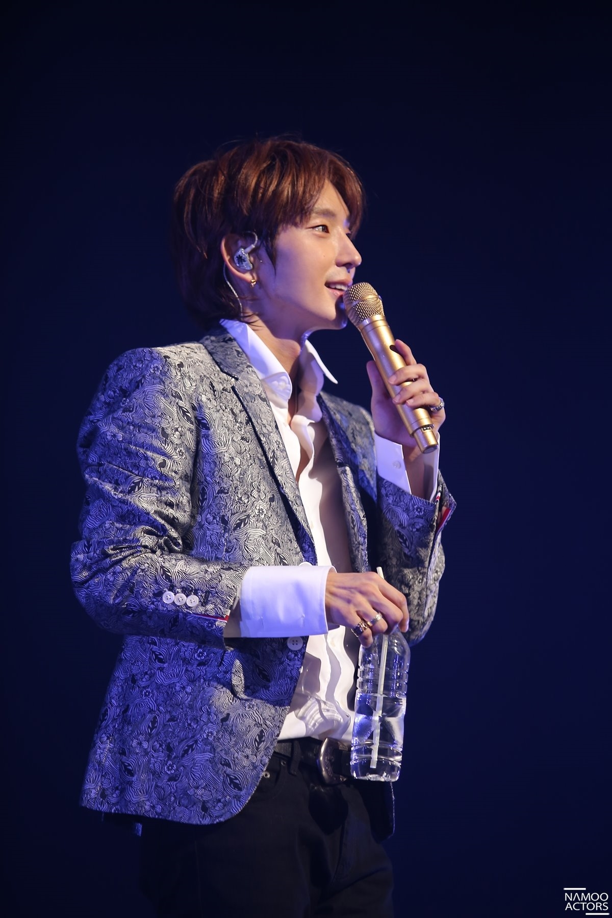 Loạt ảnh và clip Lee Jun Ki hát nhảy tuyệt đẹp trong tour fanmeeting
