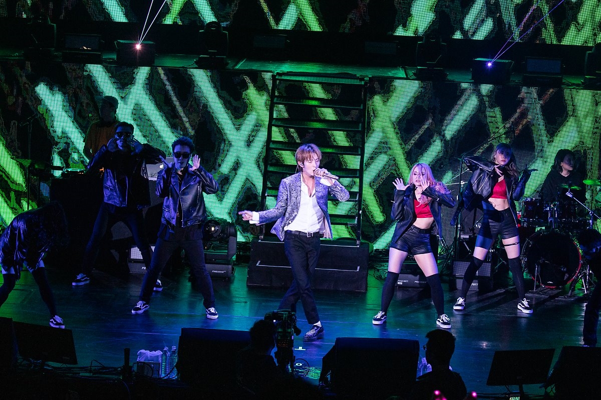 Loạt ảnh và clip Lee Jun Ki hát nhảy tuyệt đẹp trong tour fanmeeting