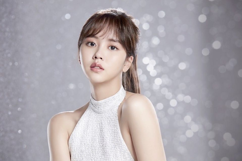 Điểm tin sao Hàn trên mạng xã hội ngày 25/02