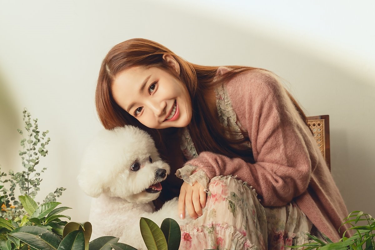 Chào tuổi mới 33, Park Min Young tung bộ ảnh trẻ đẹp xinh tươi