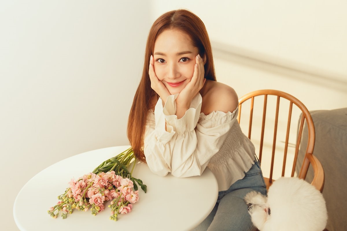 Chào tuổi mới 33, Park Min Young tung bộ ảnh trẻ đẹp xinh tươi
