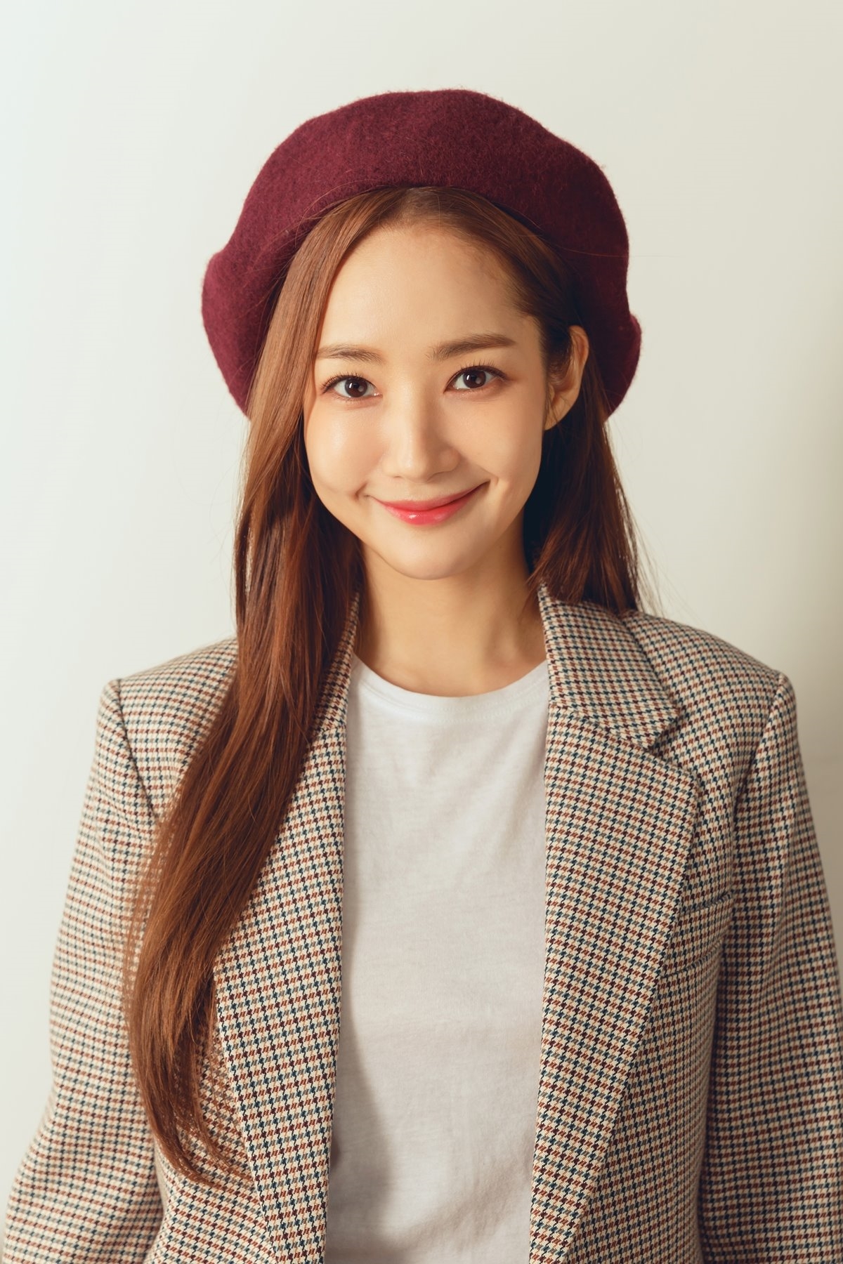 Chào tuổi mới 33, Park Min Young tung bộ ảnh trẻ đẹp xinh tươi