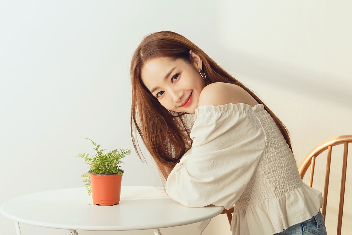 Chào tuổi mới 33, Park Min Young tung bộ ảnh trẻ đẹp xinh tươi