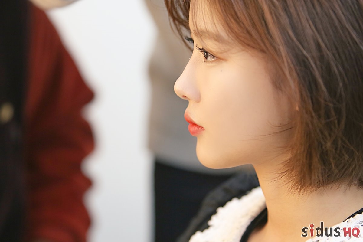 Kim Yoo Jung tóc ngắn xinh xắn làm MC trong lễ kỷ niệm lớn của Hàn