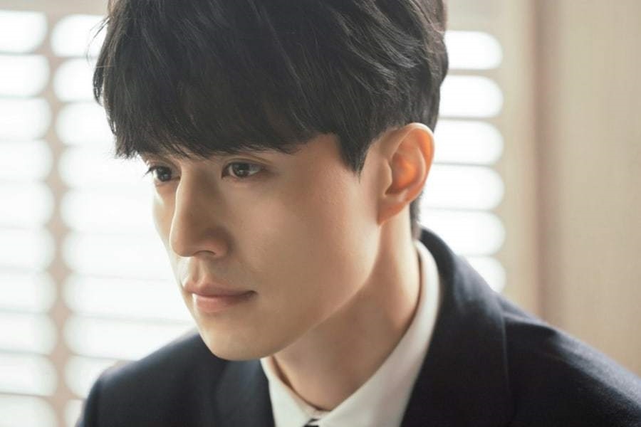 4 nam chính hoàn hảo trong các drama Hàn đang lên sóng