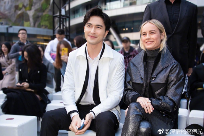 Clip hot Cbiz 14/03: Dàn sao Hoàn Châu Cách Cách tái ngộ