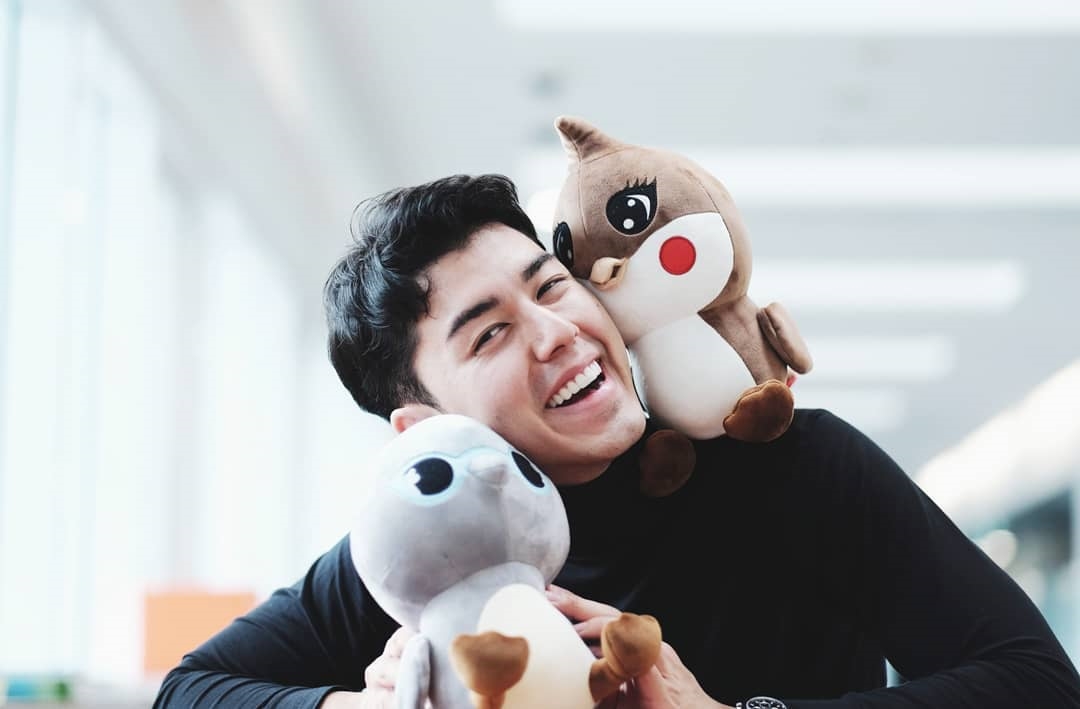 Nine Naphat gia nhập hội bạn thân lầy lội của James Jirayu