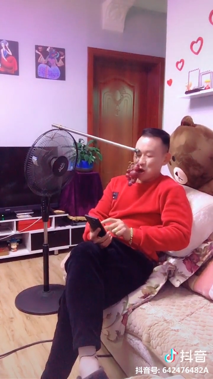 Clip hot gây bão mạng 24/03: Những rắc rối hài hước của cánh mày râu