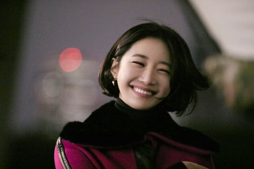 Go Jun Hee cực thần thái trong vai nhà ngoại cảm trong phim mới