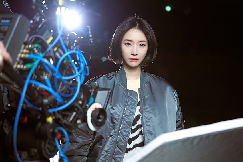 Go Jun Hee cực thần thái trong vai nhà ngoại cảm trong phim mới