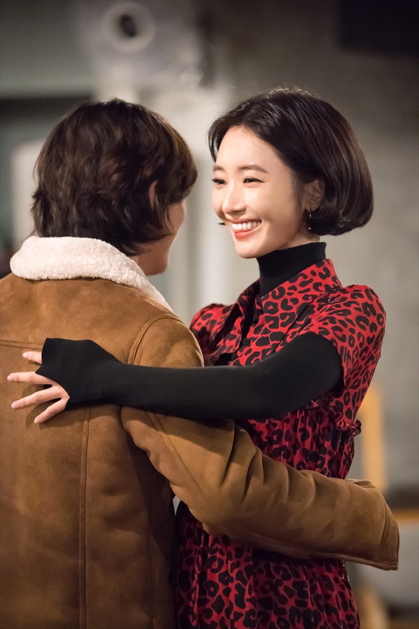 Go Jun Hee cực thần thái trong vai nhà ngoại cảm trong phim mới