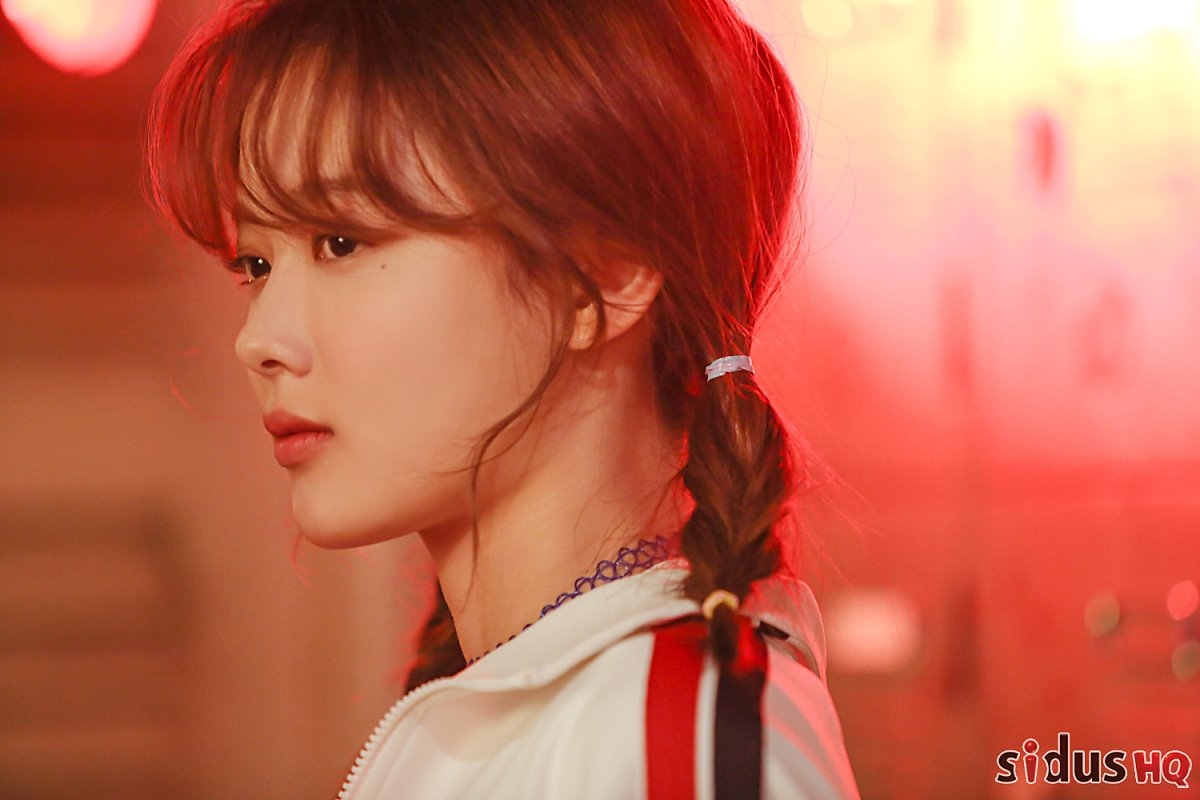 Kim Yoo Jung tung bộ ảnh mới cực năng động, trẻ trung