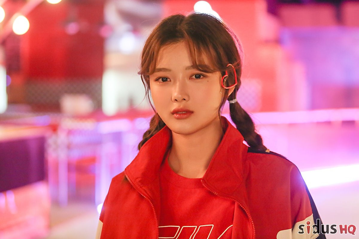 Kim Yoo Jung tung bộ ảnh mới cực năng động, trẻ trung