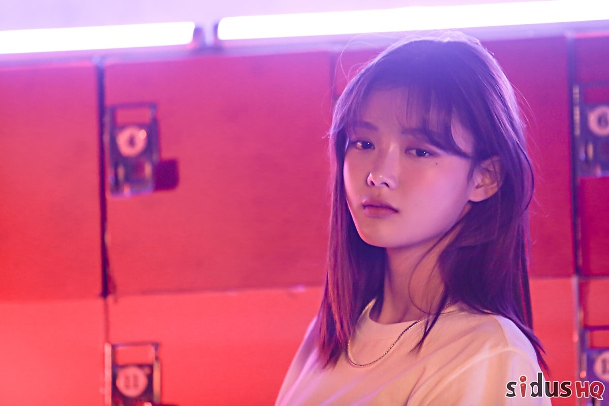 Kim Yoo Jung tung bộ ảnh mới cực năng động, trẻ trung