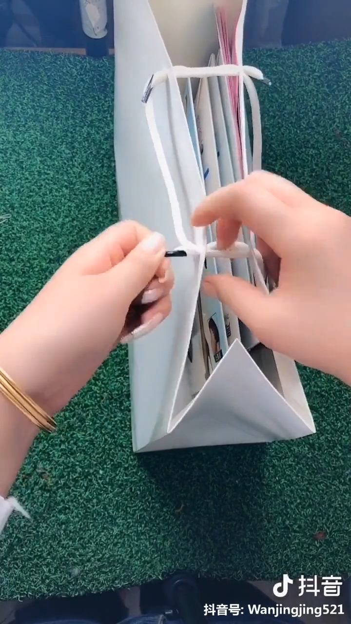 Góc trổ tài của cư dân mạng 23/03: Ngón tay diệu kỳ, đỉnh cao cắt giấy