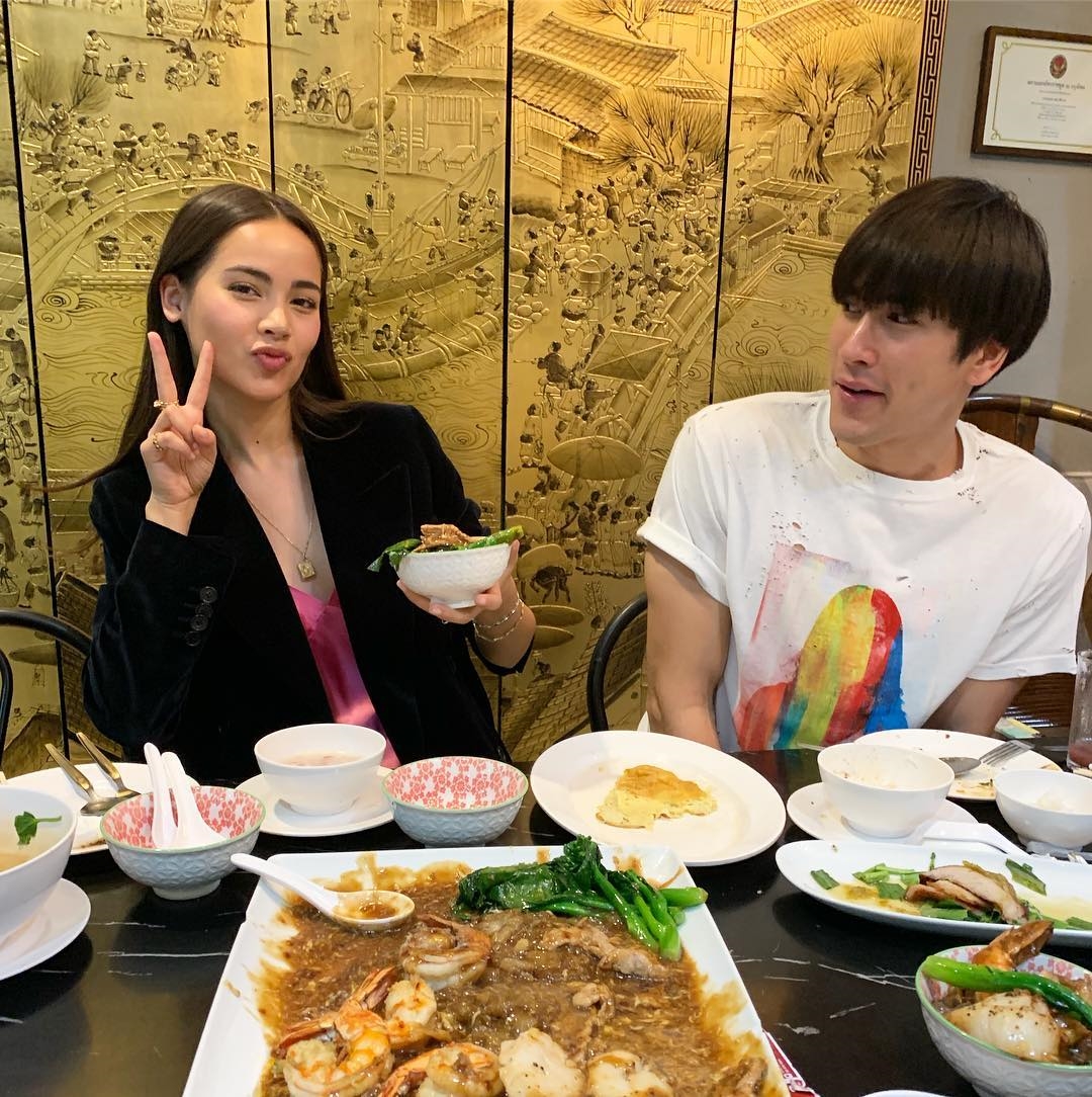Những món quà sinh nhật ngọt ngào, lãng mạn nhất của sao Thái