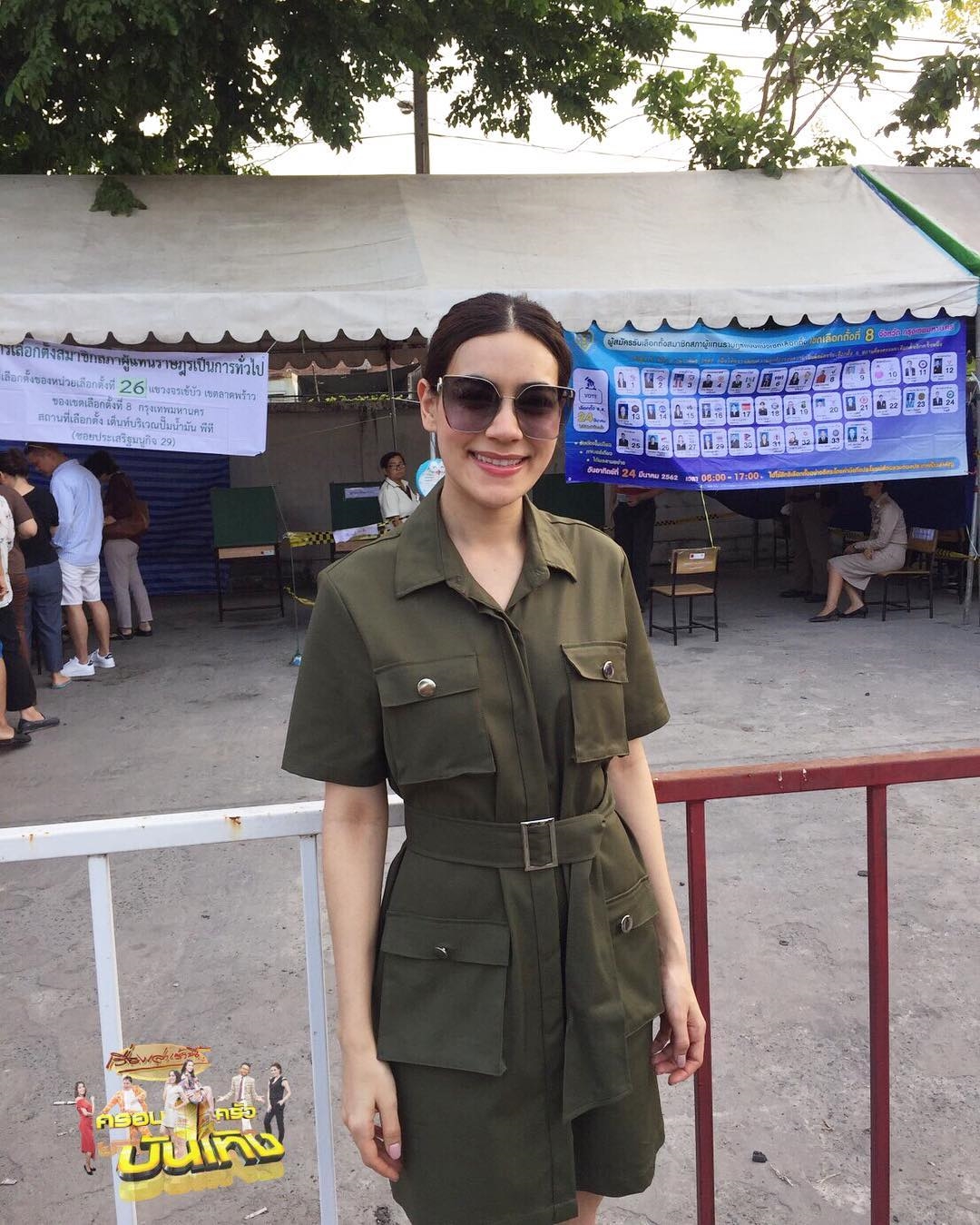 Loạt sao Thái mỗi người một vẻ đi bầu cử lần đầu sau đảo chính