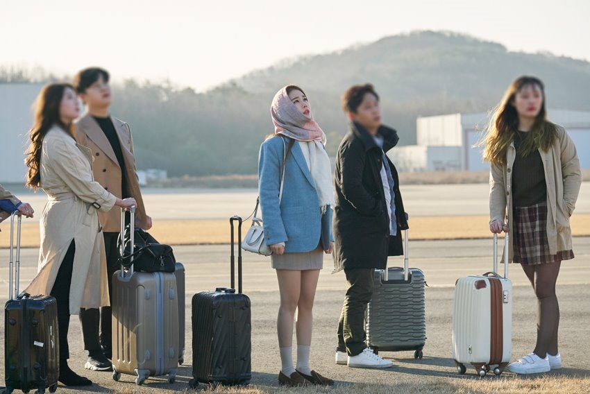 'Touch Your Heart' đi đến đoạn cuối, YG tung bộ ảnh Yoo In Na