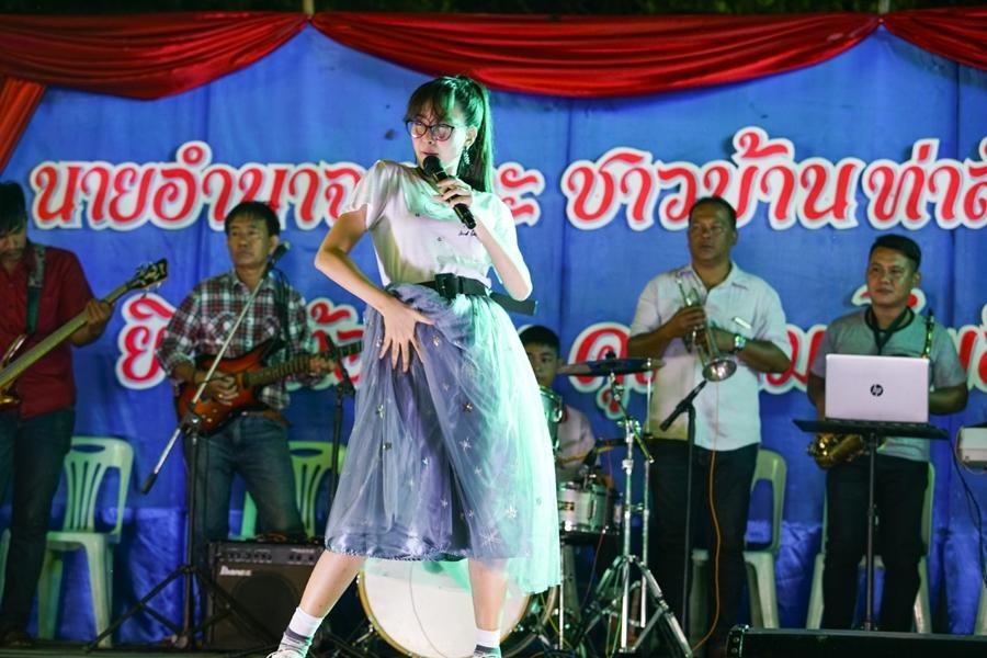 Taew Natapohn lột xác diễn vai lầy trong phim mới khiến fan thích thú