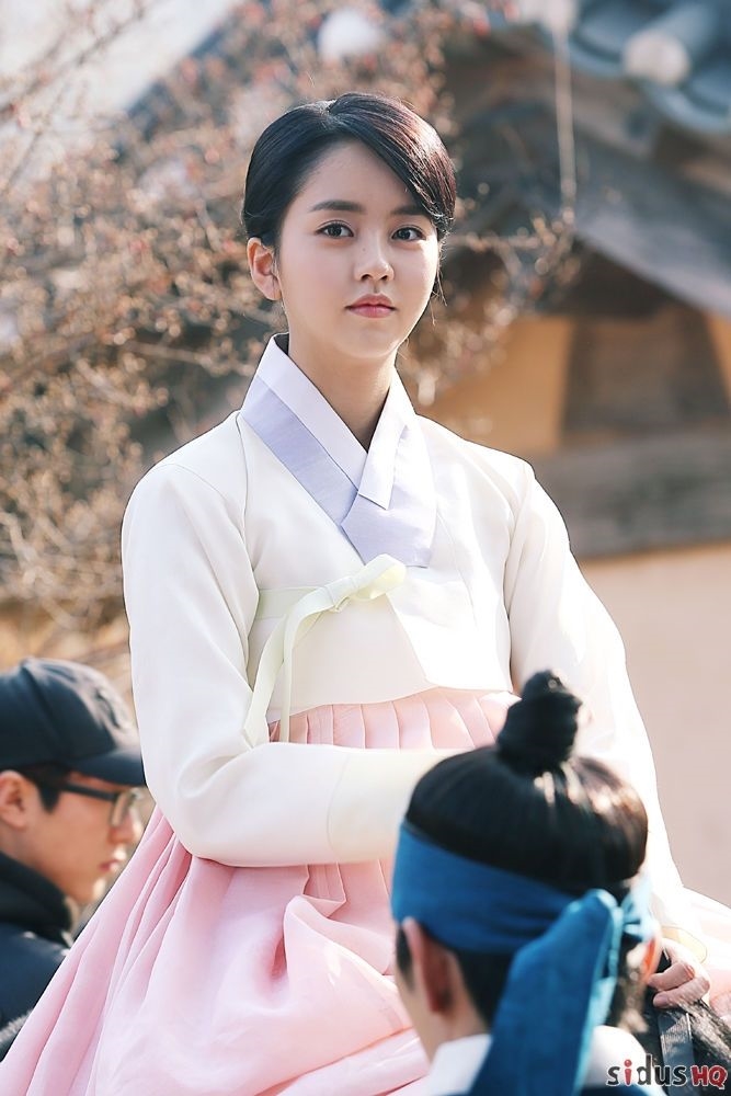 Kim So Hyun trở lại, Hyun Bin - Son Ye Jin tái hợp trong drama mới?