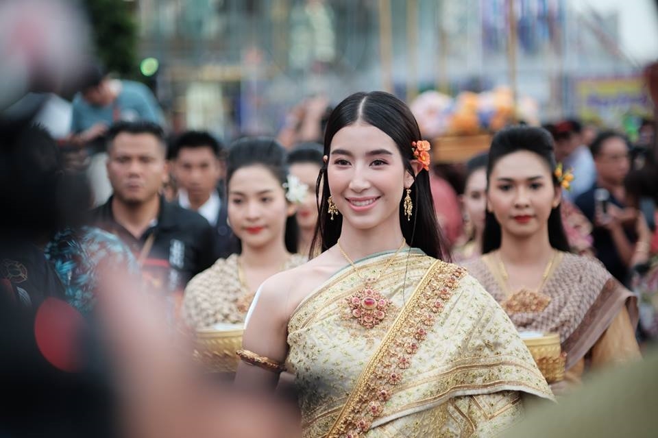 Loạt mỹ nhân Thái lộng lẫy trong tạo hình 'Nữ thần Songkran' 2019