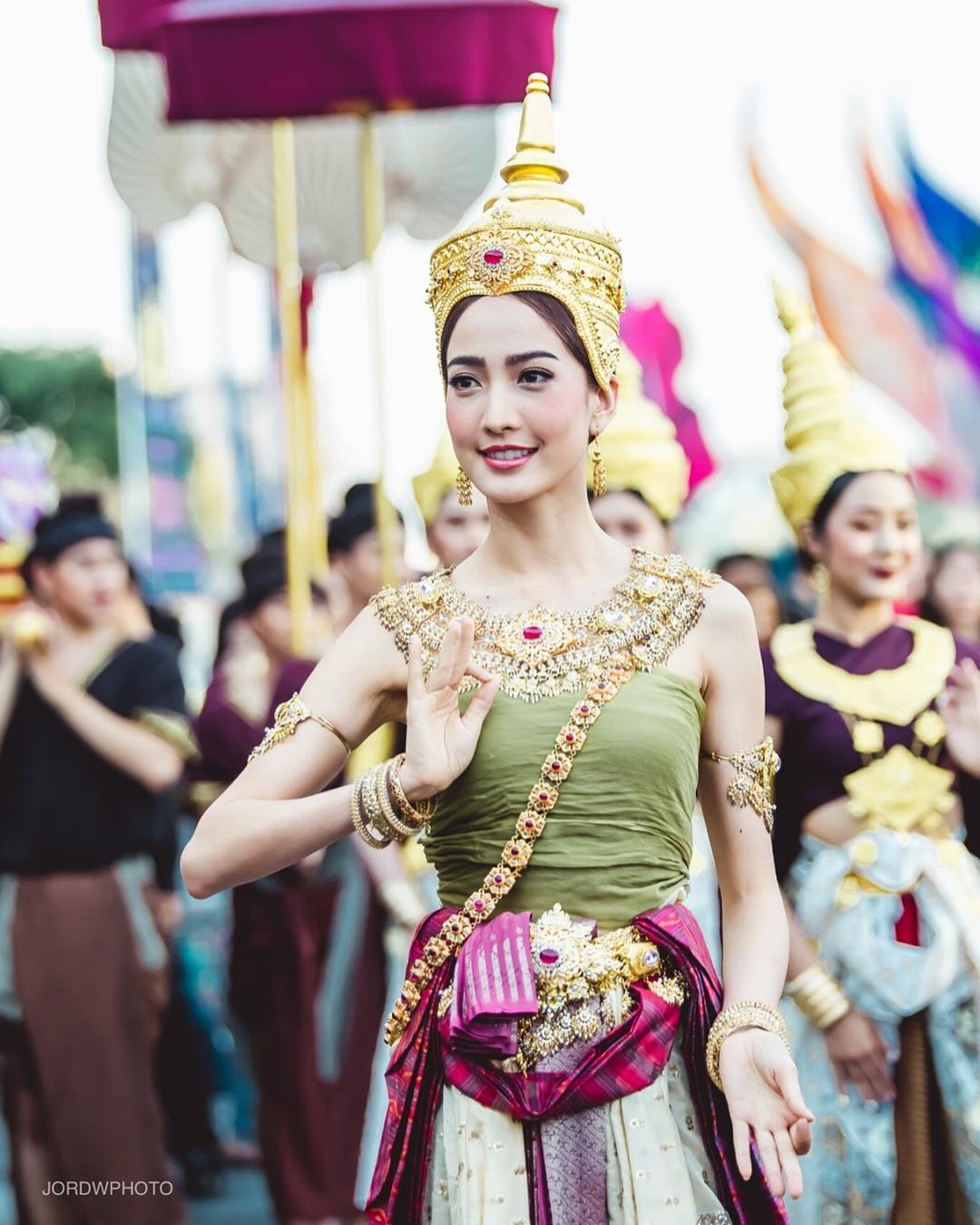 Loạt mỹ nhân Thái lộng lẫy trong tạo hình 'Nữ thần Songkran' 2019