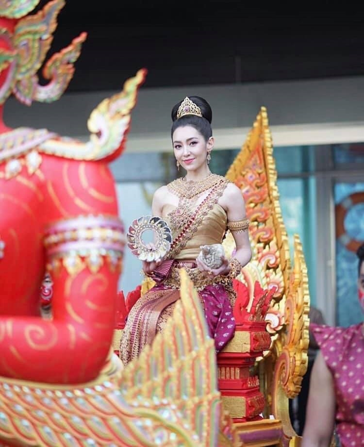 Loạt mỹ nhân Thái lộng lẫy trong tạo hình 'Nữ thần Songkran' 2019
