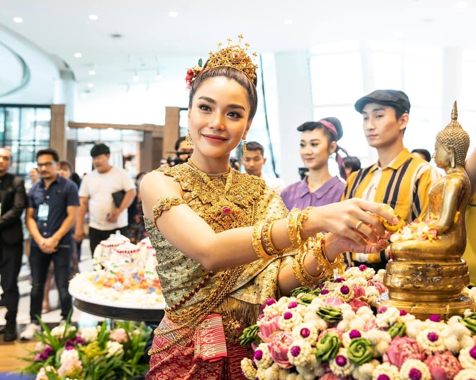 Loạt mỹ nhân Thái lộng lẫy trong tạo hình 'Nữ thần Songkran' 2019