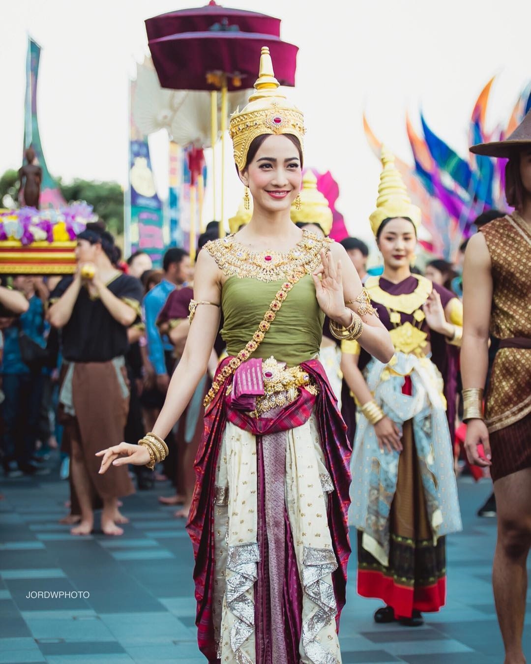 Loạt mỹ nhân Thái lộng lẫy trong tạo hình 'Nữ thần Songkran' 2019