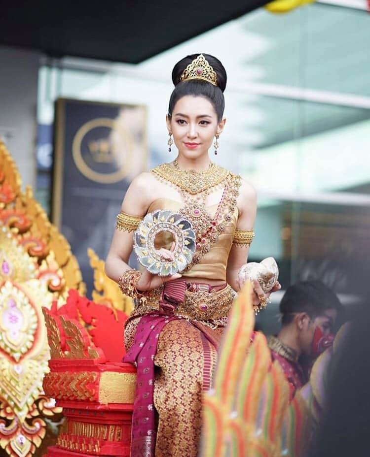 Loạt mỹ nhân Thái lộng lẫy trong tạo hình 'Nữ thần Songkran' 2019