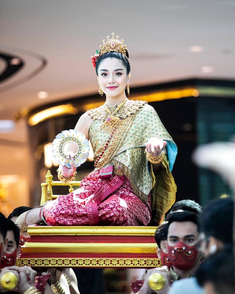 Loạt mỹ nhân Thái lộng lẫy trong tạo hình 'Nữ thần Songkran' 2019