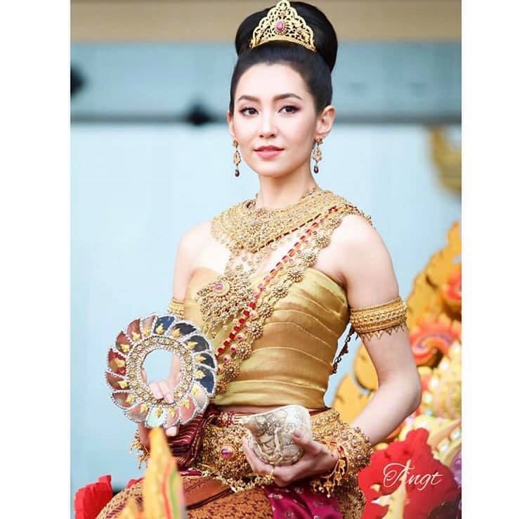 Loạt mỹ nhân Thái lộng lẫy trong tạo hình 'Nữ thần Songkran' 2019